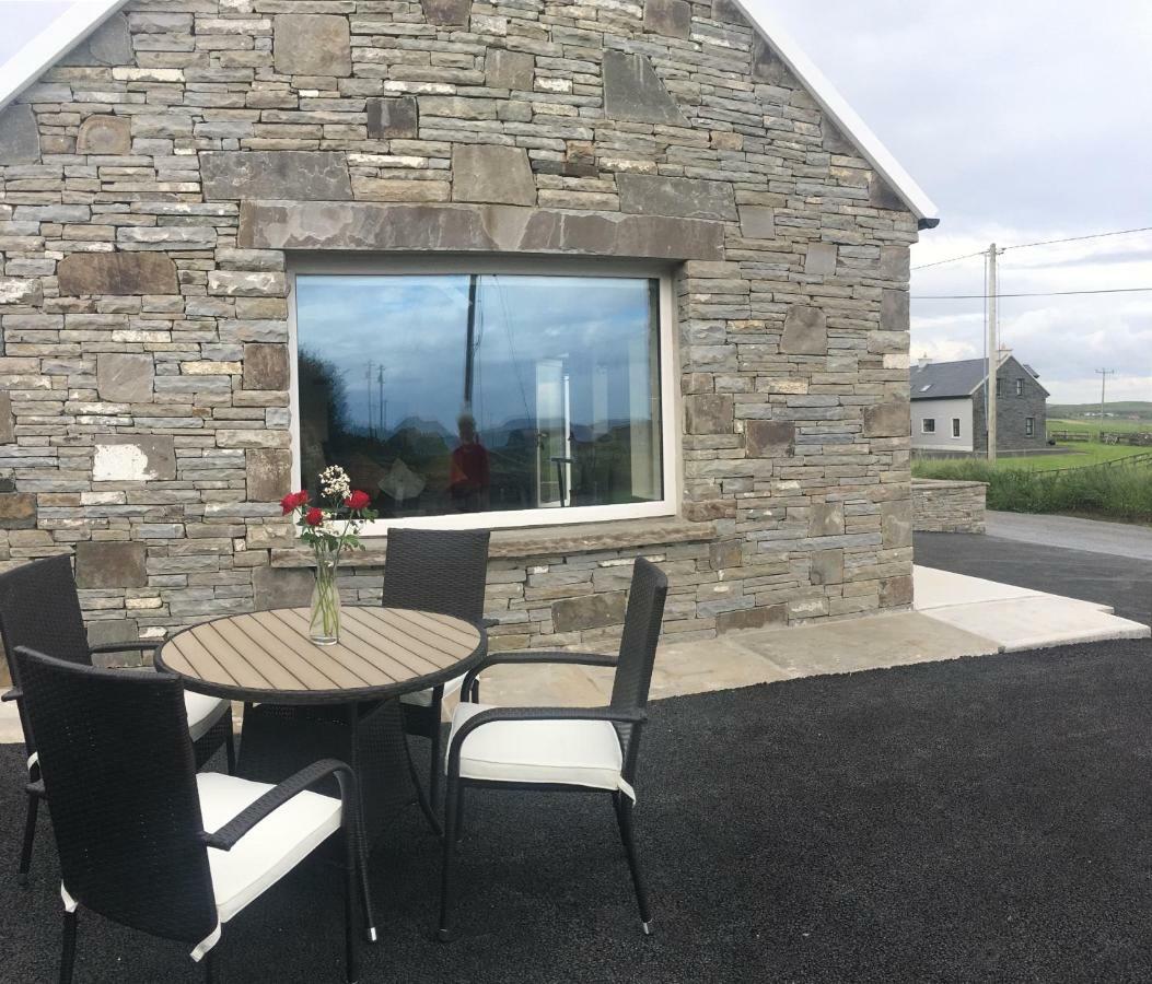 Conway'S Cottage With Sea View Nestling By Cliffs-Of-Moher ลิสกานเนอร์ ภายนอก รูปภาพ