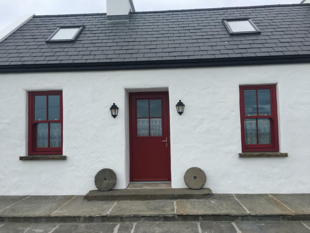 Conway'S Cottage With Sea View Nestling By Cliffs-Of-Moher ลิสกานเนอร์ ภายนอก รูปภาพ
